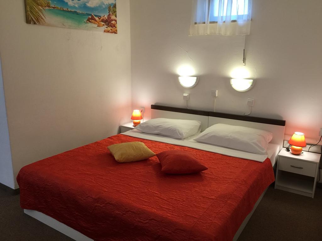 Hotel Ruza Novi Vinodolski Rum bild
